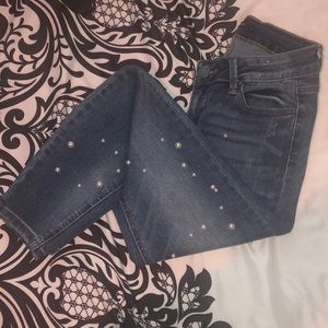 Jeans with pearls on it